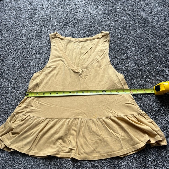 AE Yellow tank - Picture 3 of 4